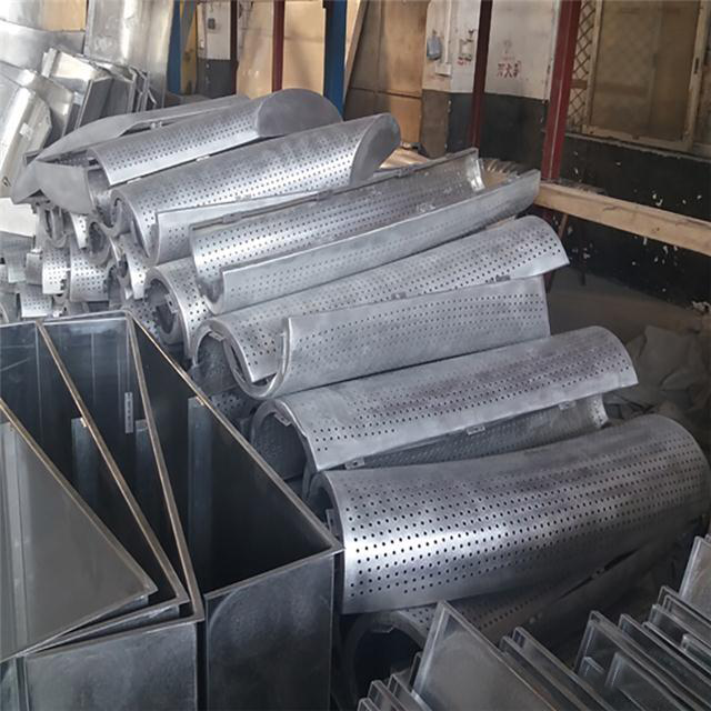 如何實(shí)現(xiàn)沖孔鋁單板的高品質(zhì)生產(chǎn)？3個(gè)關(guān)鍵！